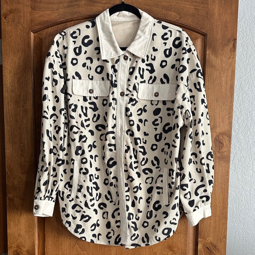 Women's Boutique Cream Leopard Print Corduroy Look Hand Pockets Shacket Size L